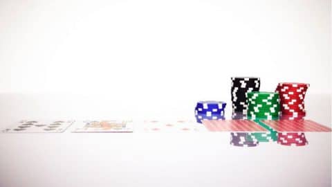 Online Poker Dictionary: Basic Things Beginners Should Know