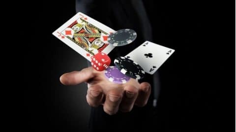 Data-Driven Draws: Bridging Artificial Intelligence & Expert Card Counting